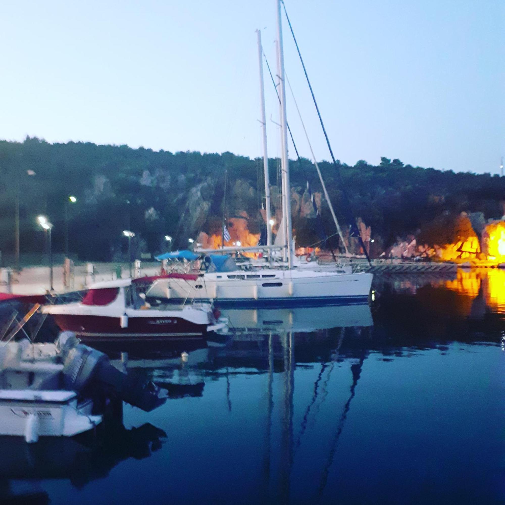 Hotel Avra Néa Epídavrosz Kültér fotó